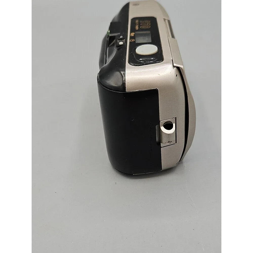 BELL + HOWELL 970 Auto Focus Date Back Red-Eye Point and Shoot Film Camera